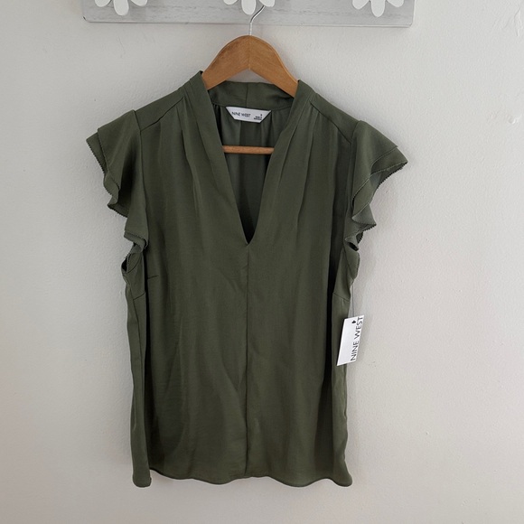 Nine West Kohls Army Green Ruffle Sleeve V-Neck Blouse hunter green size small - Picture 1 of 5